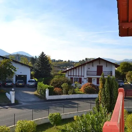 Arnoegi Apartment *